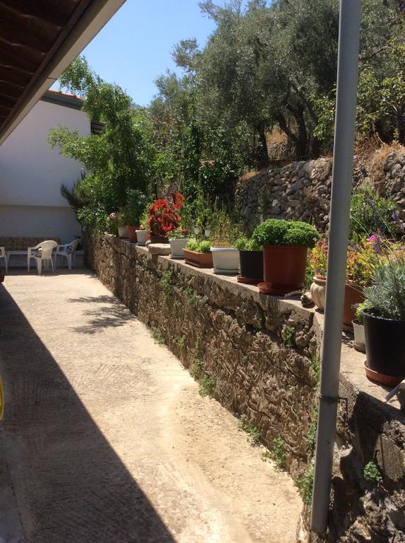 Christos House Villa Kariá Eksteriør billede